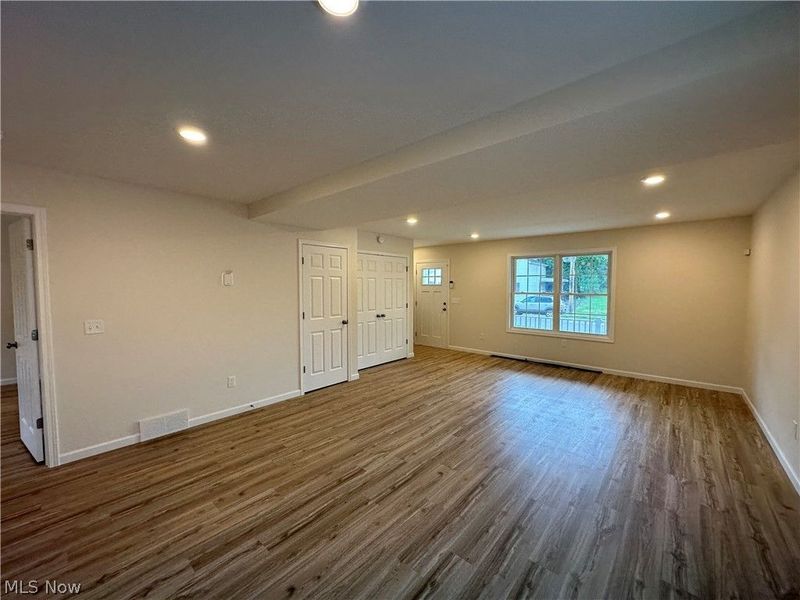 90 Center Street, Struthers, OH 44471 Photo 5