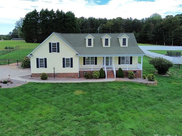 2221 Carriage Lane , Lincolnton, NC 28092