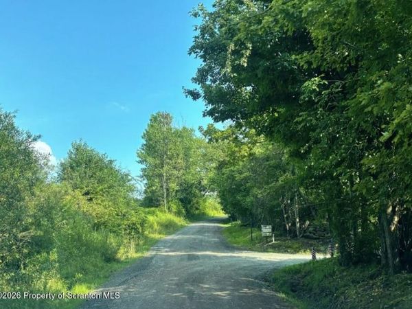 81 Beach Drive, Factoryville, PA 18419