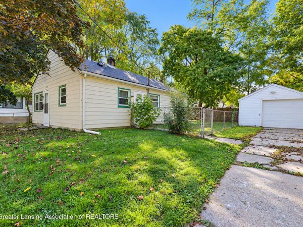 1325 Roselawn Avenue, Lansing, MI 48915