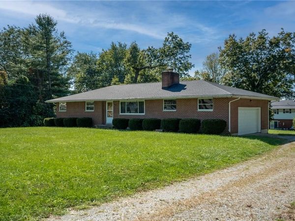 2004 La Grange Road, Beavercreek, OH 45431