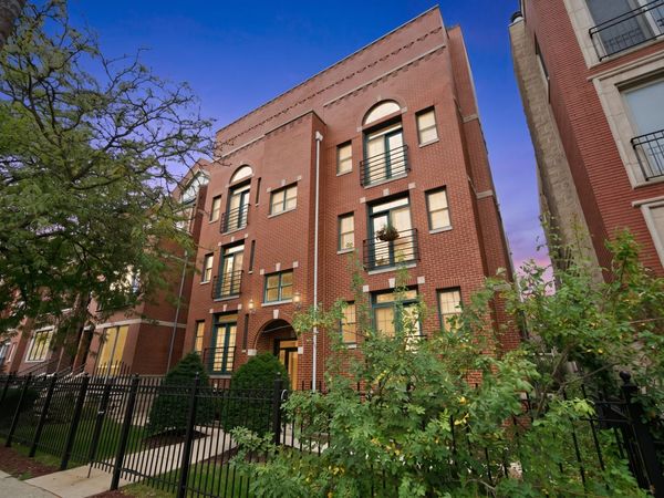 1916 W Belmont Avenue , Unit 3W, Chicago, IL 60657