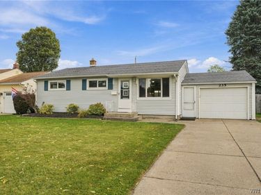 235 Belmont Court W, North Tonawanda, NY 14120
