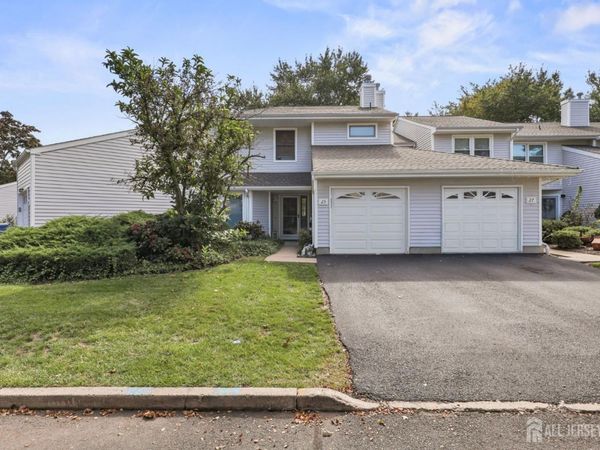 25 Sandpiper Drive, Parlin, NJ 08859
