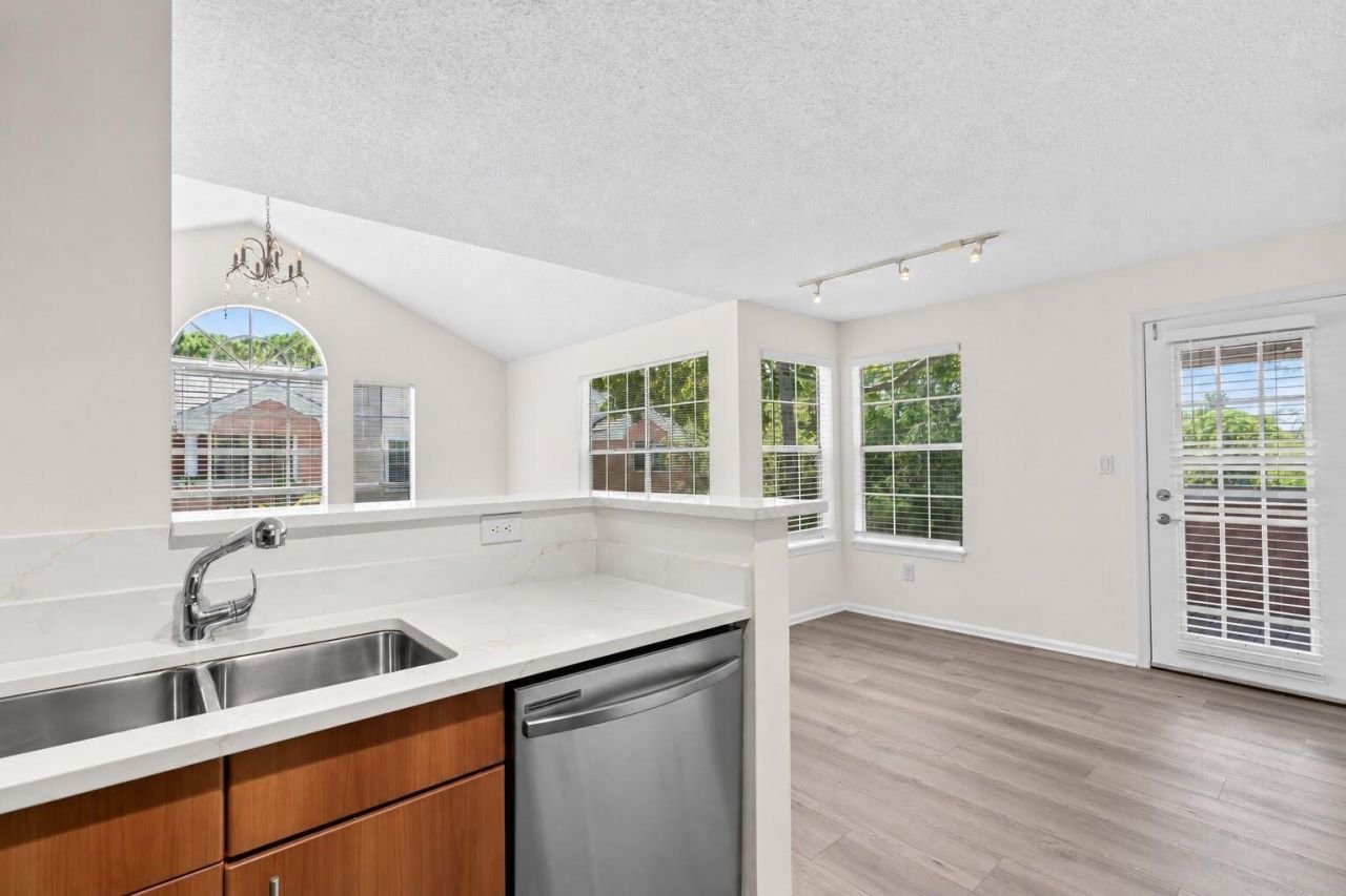 1125 Crystal Way, Unit J, Delray Beach, FL 33444 Photo