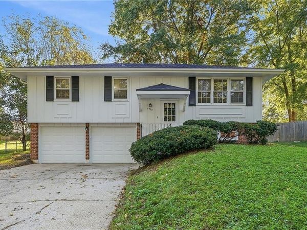 1913 N Plymouth Road, Independence, MO 64058