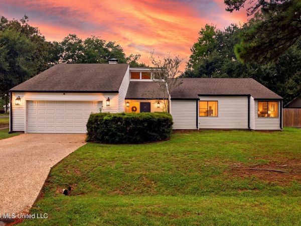 5420 E Diamondhead Drive, Diamondhead, MS 39525