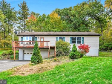 327 W LAUREL STREET, TREMONT, PA 17981