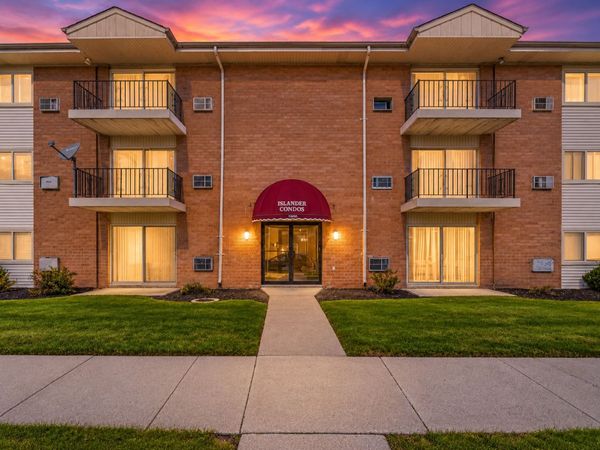 1900 Canal Street , Unit 2D, Blue Island, IL 60406