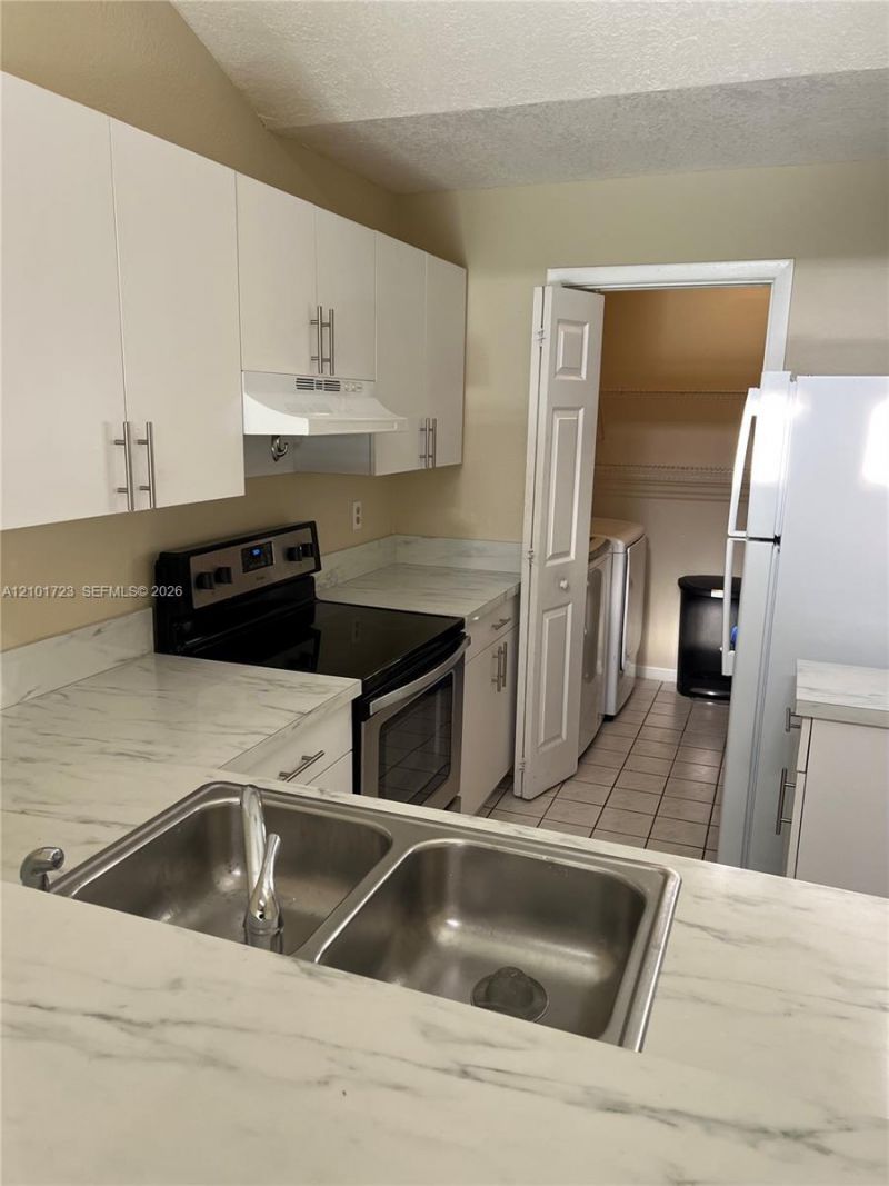 3624 SW 68th Ln, Unit 6-D, Miramar, FL 33023 Photo