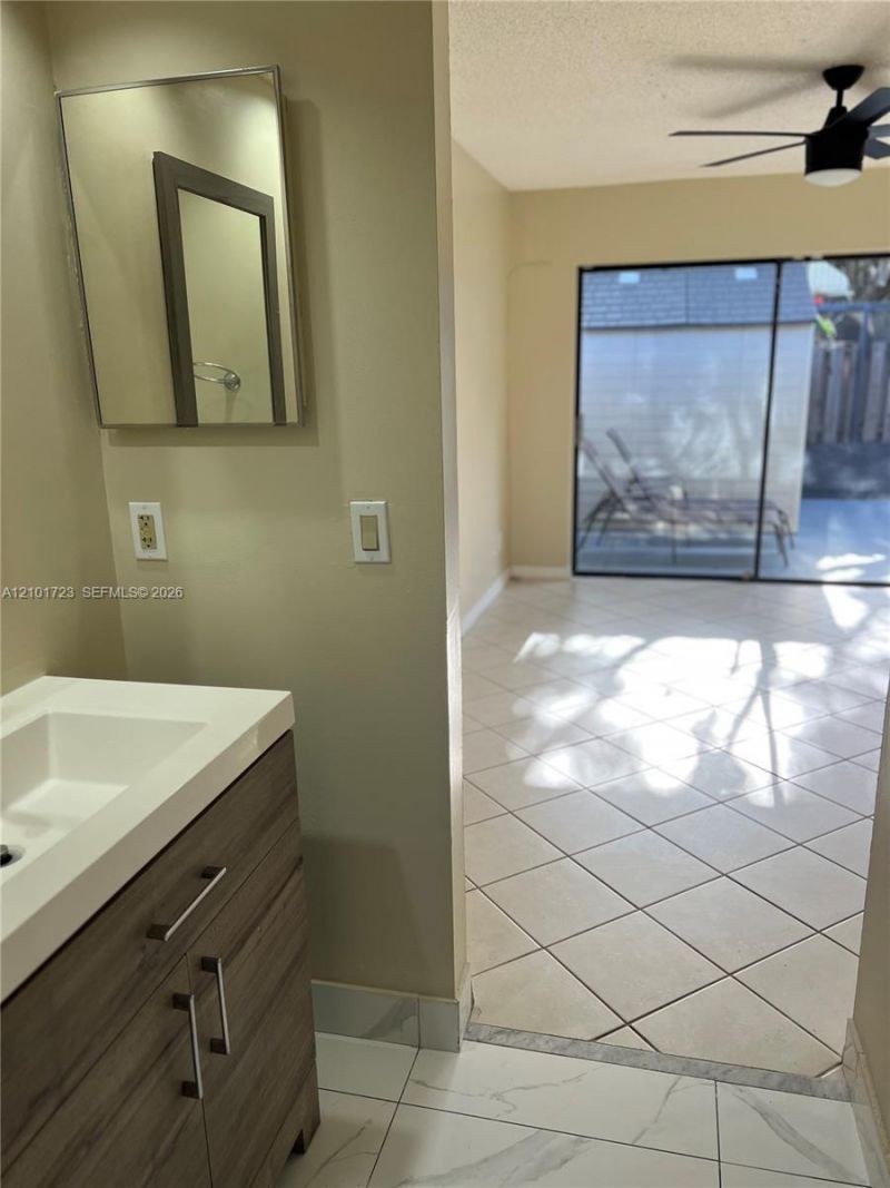 3624 SW 68th Ln, Unit 6-D, Miramar, FL 33023 Photo