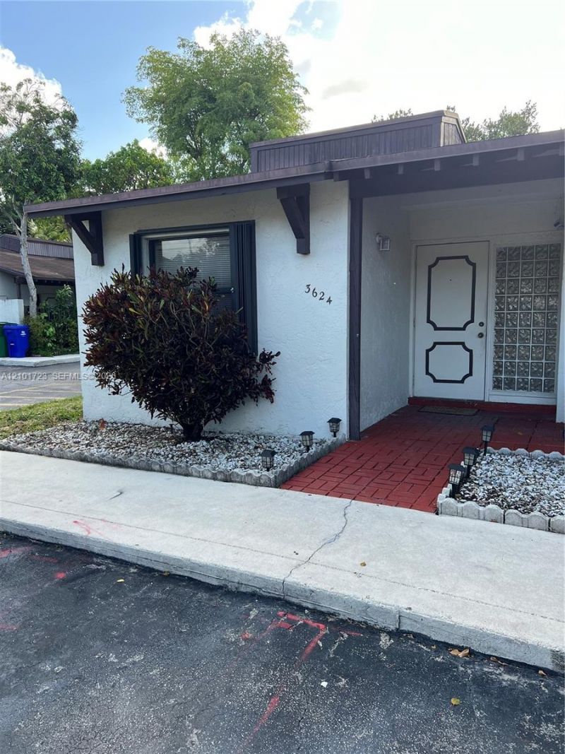 3624 SW 68th Ln, Unit 6-D, Miramar, FL 33023 Photo