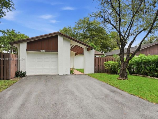 10828 SW 132nd Cir Ct , Miami, FL 33186