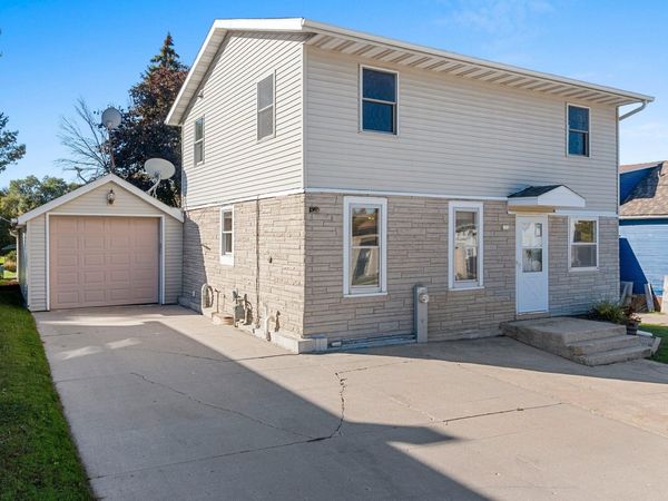 133 Lincoln St, Valders, WI 54245