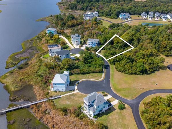 602 Seafarers Court , Holly Ridge, NC 28445