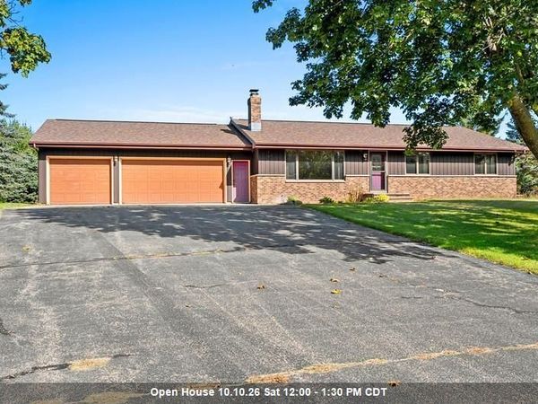 W8136 SANDY LANE, Hortonville, WI 54944