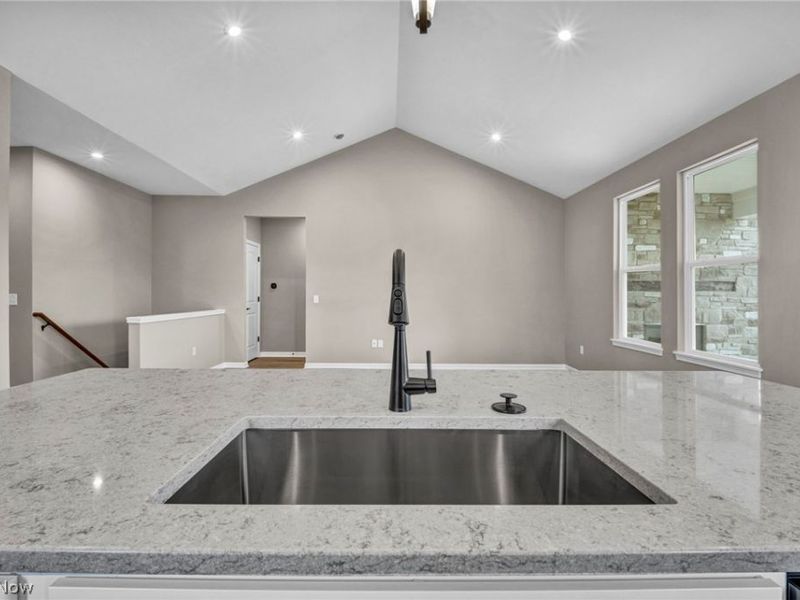 824 Colesbourne Circle , Green, OH 44685 Photo 11