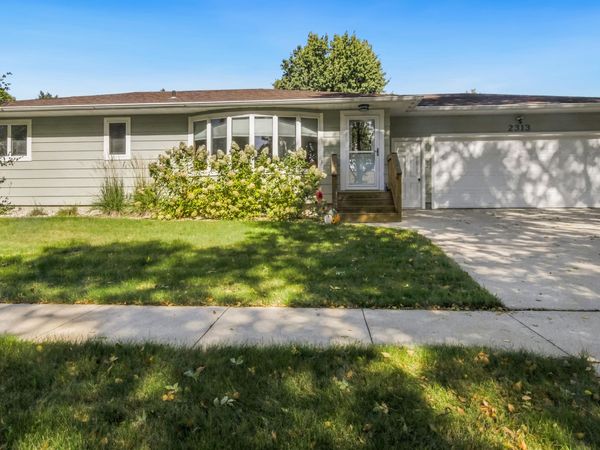 2313 SE 15th Avenue, Aberdeen, SD 57401