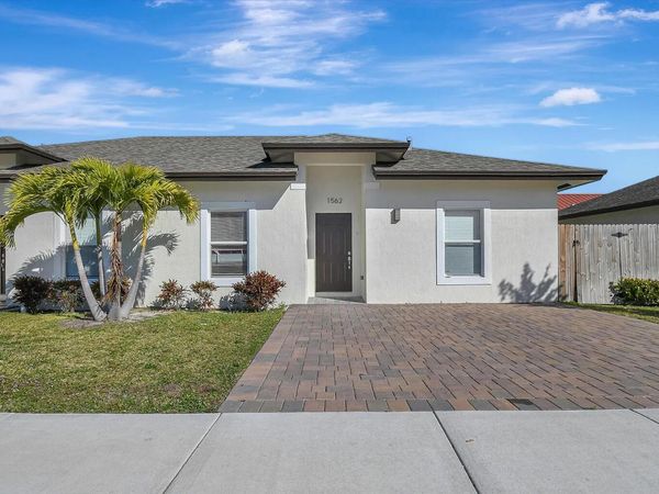 1562 W 26th Court, Riviera Beach, FL 33404