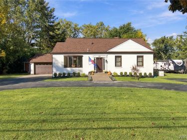148 Hopkins Road, Williamsville, NY 14221