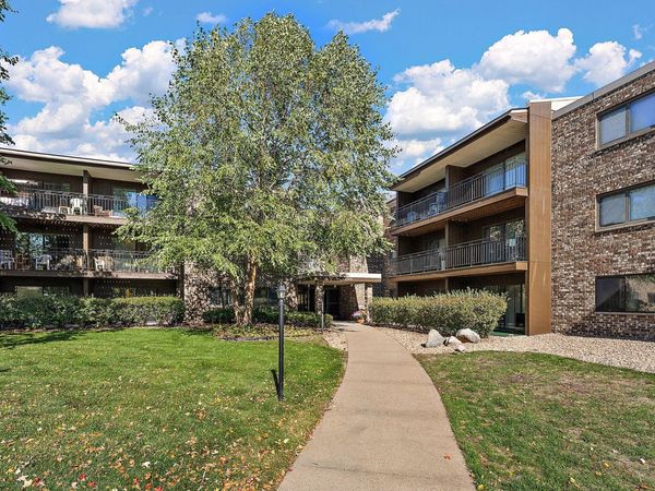 4100 Parklawn Avenue, Unit 318, Edina, MN 55435