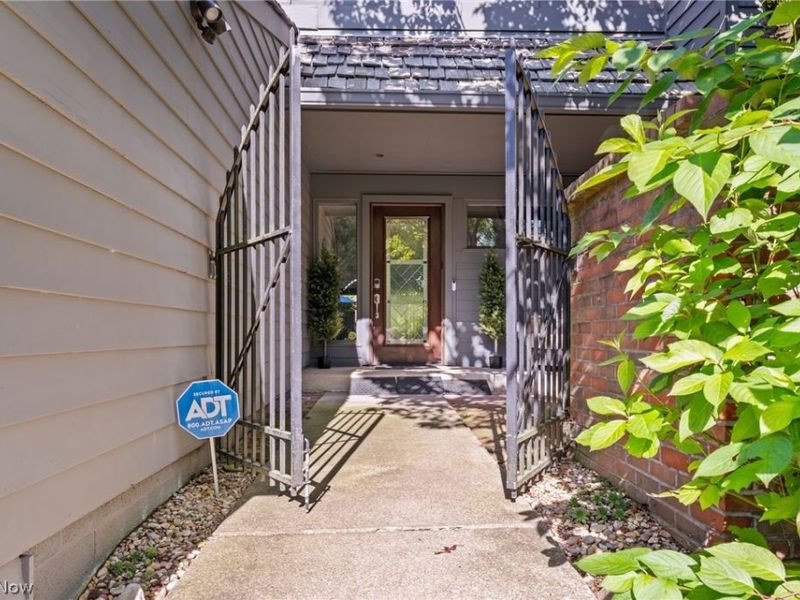 333 N Portage Path, Akron, OH 44303 Photo 4