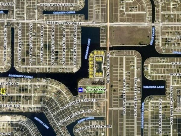 3613 SW 3rd ST , CAPE CORAL, FL 33991