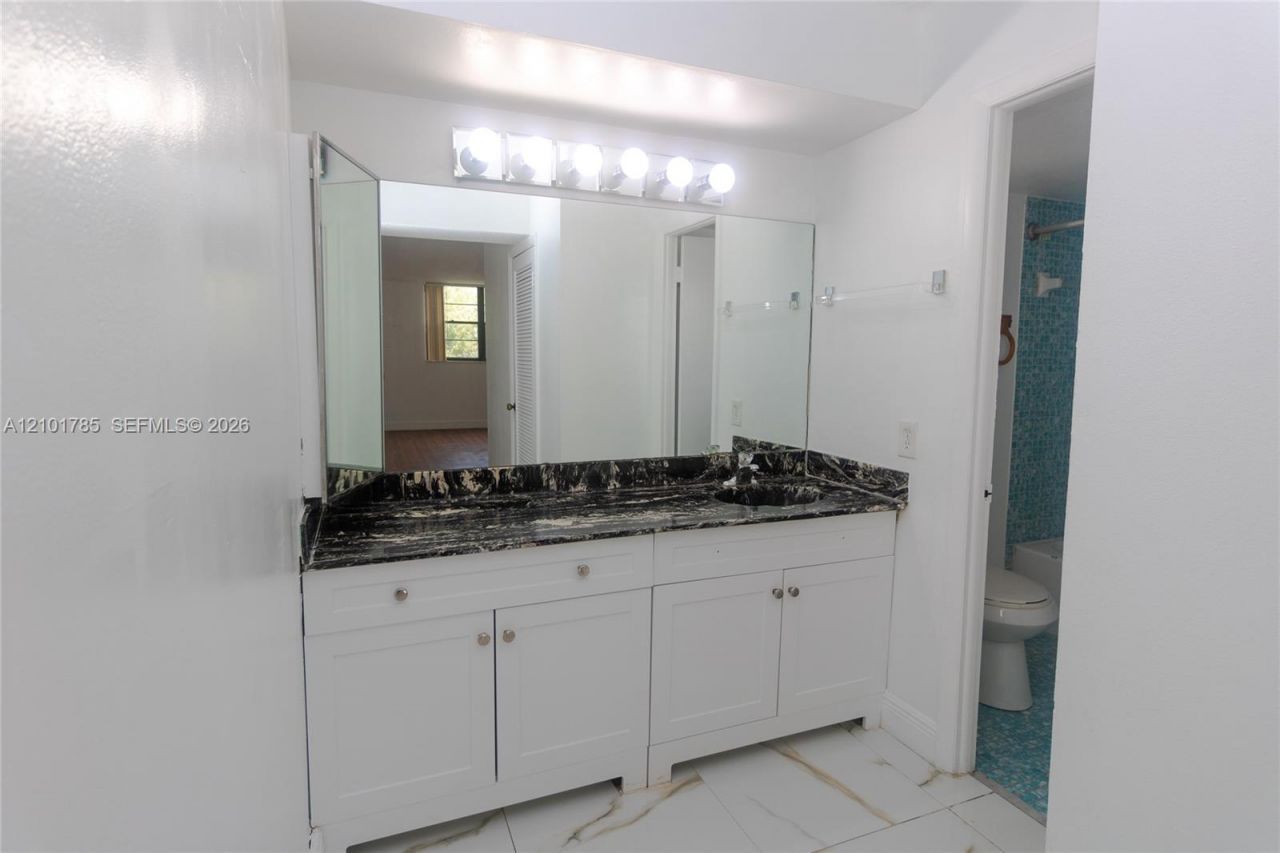 3100 N Pine Island Rd , Unit 207, Sunrise, FL 33351 Photo