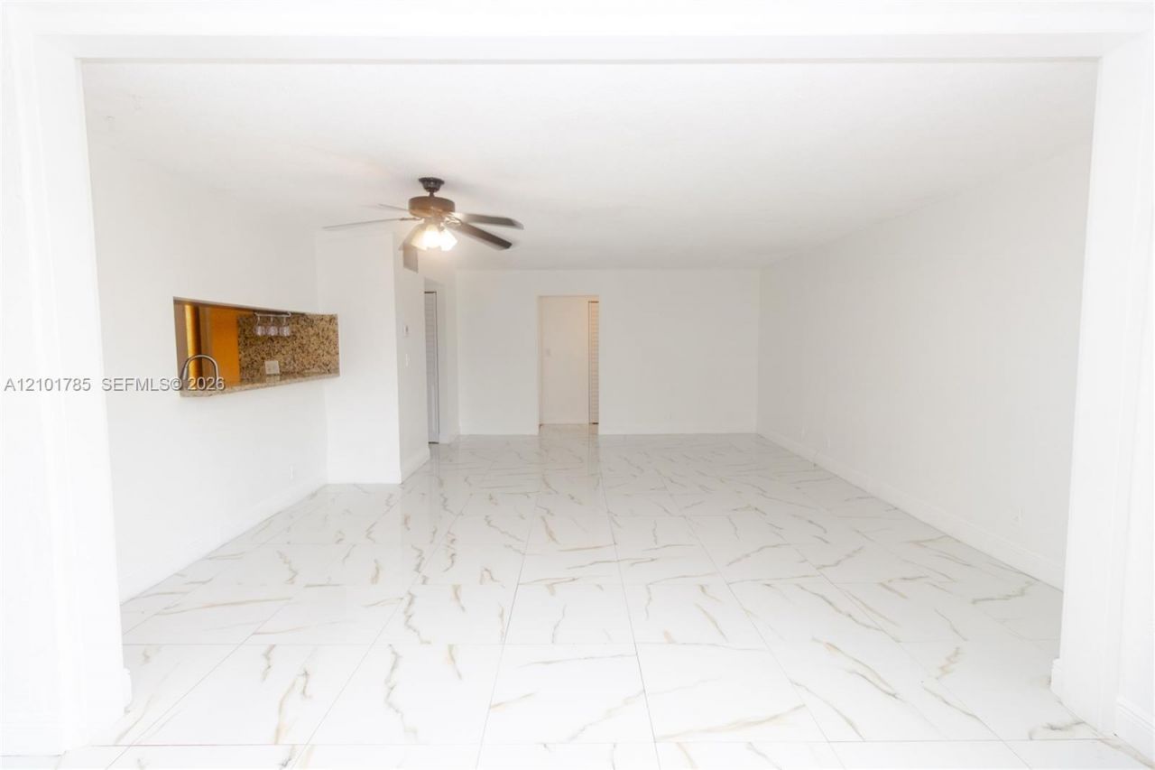 3100 N Pine Island Rd , Unit 207, Sunrise, FL 33351 Photo