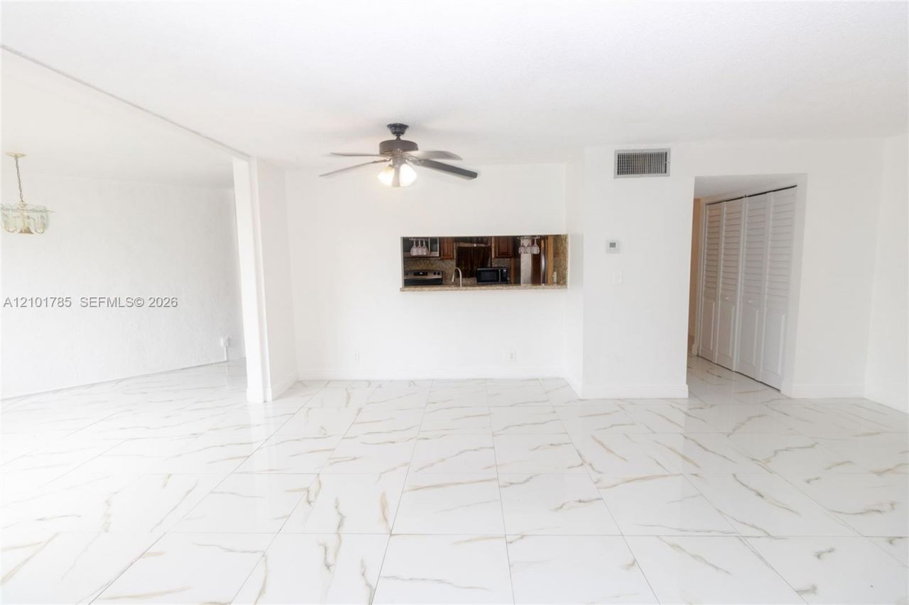 3100 N Pine Island Rd , Unit 207, Sunrise, FL 33351 Photo