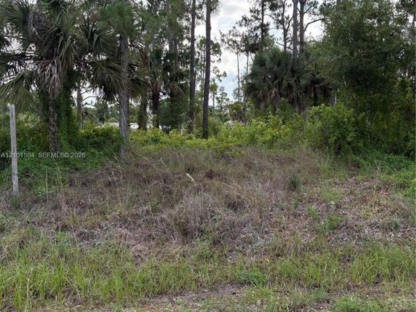 718 Columbus Avenue , Lehigh Acres, FL 33972