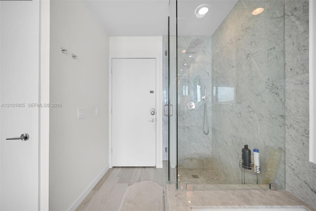 480 NE 31st St , Unit 4705, Miami, FL 33137 Photo