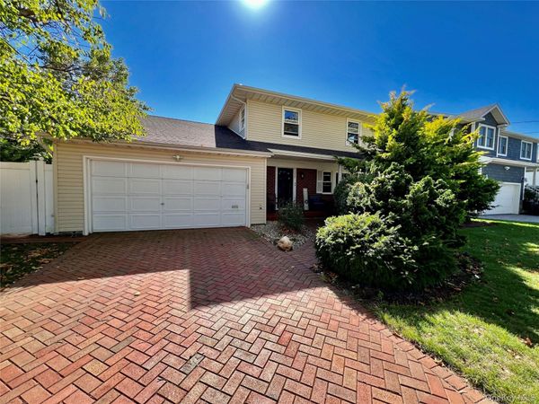 112 Ivy Lane, Lido Beach, NY 11561