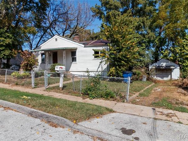 9739 McDowell Place, St Louis, MO 63114