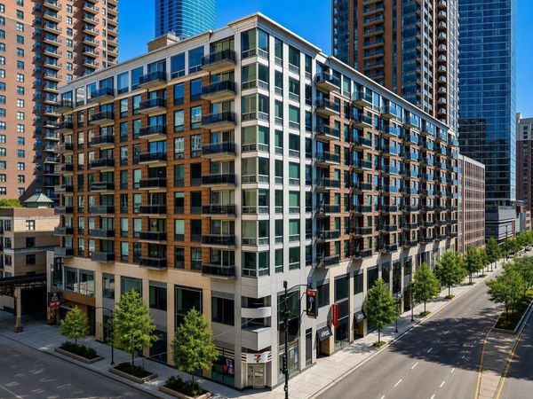 1 E 8th Street, Unit 605, Chicago, IL 60605