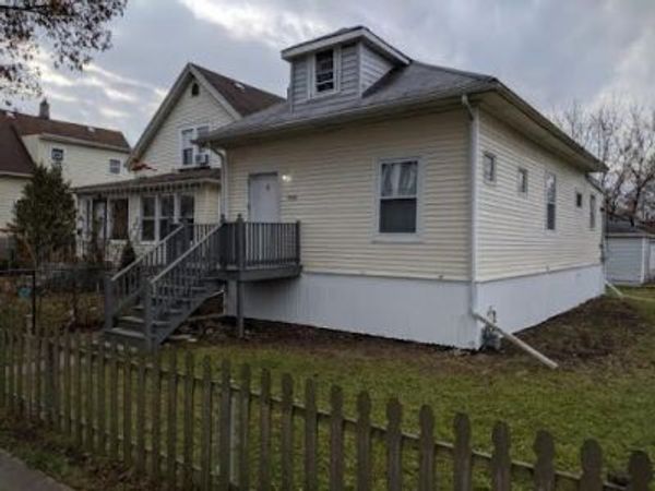 1716 Brown Avenue , Evanston, IL 60201
