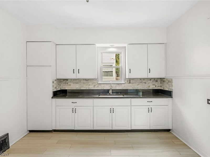3275 W 125th Street, Cleveland, OH 44111 Photo 16