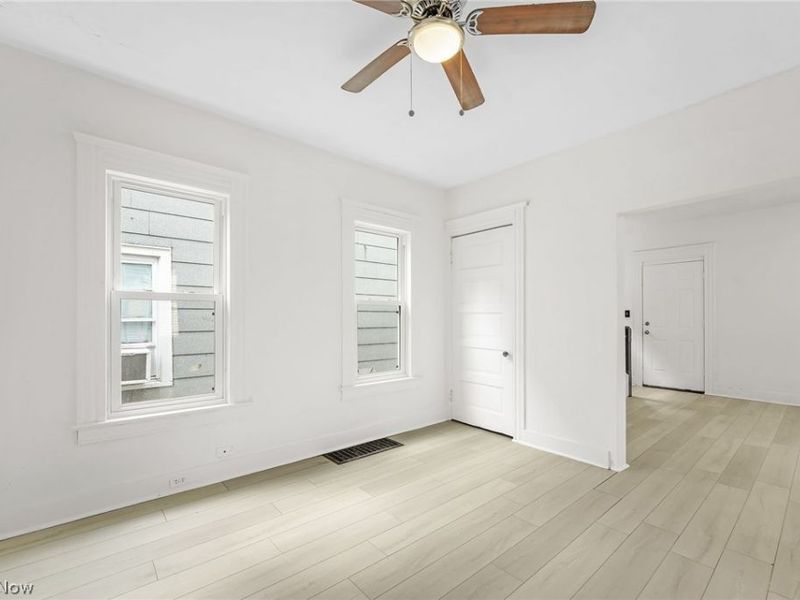 3275 W 125th Street, Cleveland, OH 44111 Photo 9