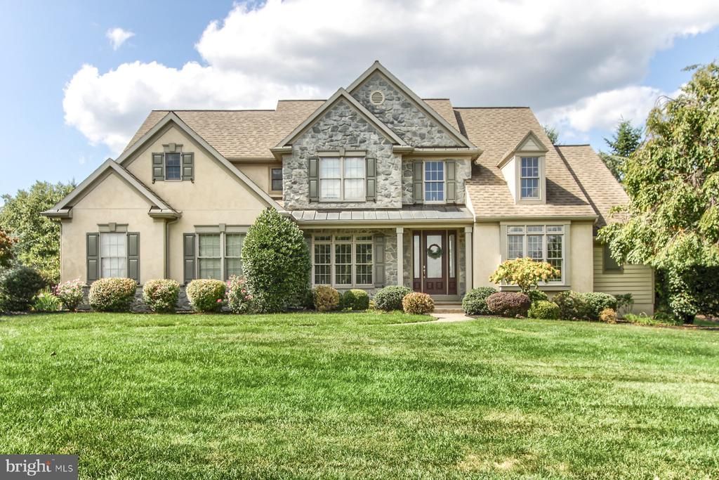 101 HUNT COURT , HUMMELSTOWN, PA 17036