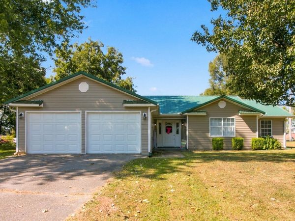8877 Highway 436 , Mc Kenzie, TN 38201