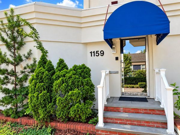 1159 Broadway , Hewlett, NY 11557
