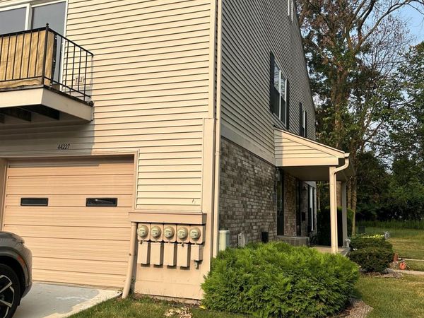 44227 Providence , Clinton Township, Mi 48038