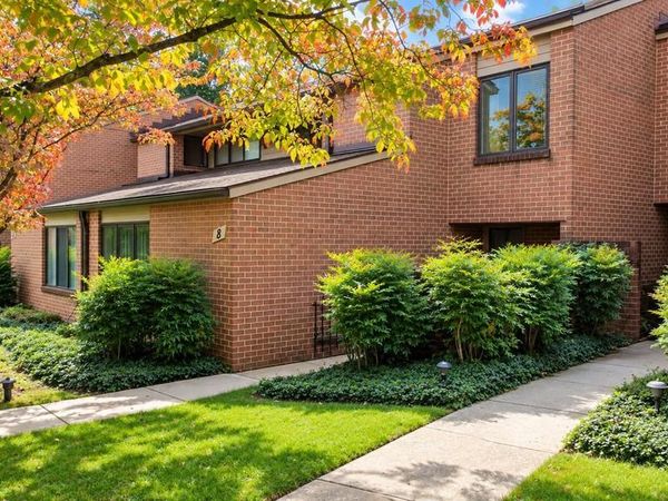 8 OAKHAMPTON DRIVE, LUTHERVILLE, MD 21093