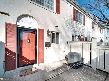 1489 N VAN DORN STREET , Unit B, ALEXANDRIA, VA 22304