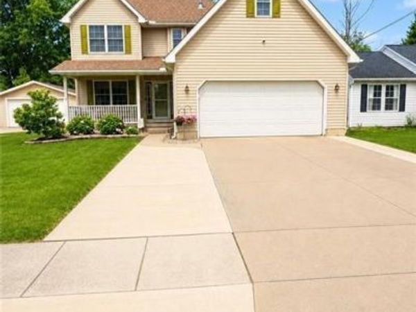 5856 Ridgeview Boulevard , North Ridgeville, OH 44039