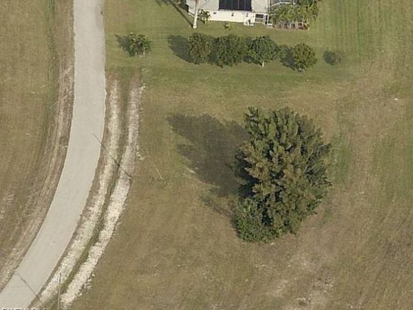 329 SW 24th PL , CAPE CORAL, FL 33991