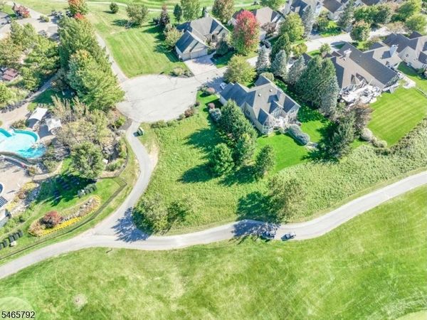 27 Country Ln, Hardyston, NJ 07419