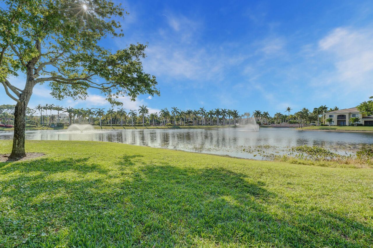 2724 Anzio Court, Unit 305, Palm Beach Gardens, FL 33410 Photo