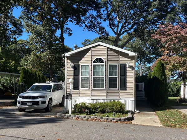 1661 Old Country Road , Unit 72, Riverhead, NY 11901