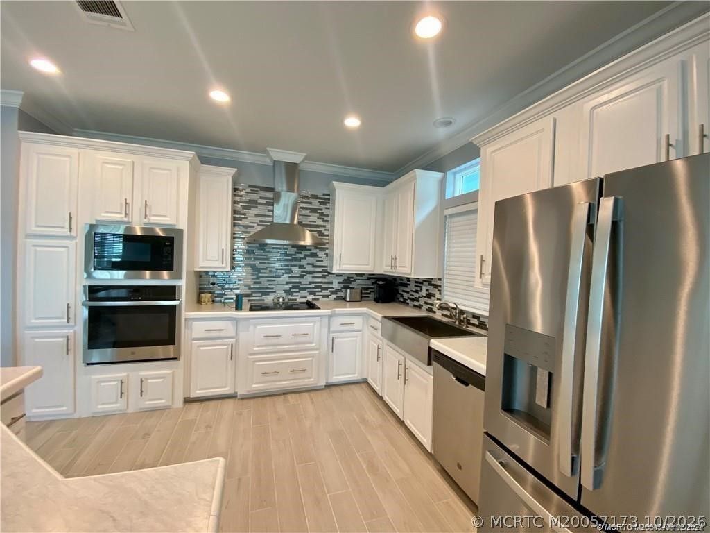 86 NE Ocean Breeze Drive, Jensen Beach, FL 34957 Photo